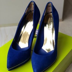 Ted Baker Blue Suede Pumps. Size 39